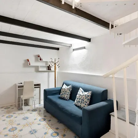 아파트 Casa Confortevole In Centro Storico 나폴리